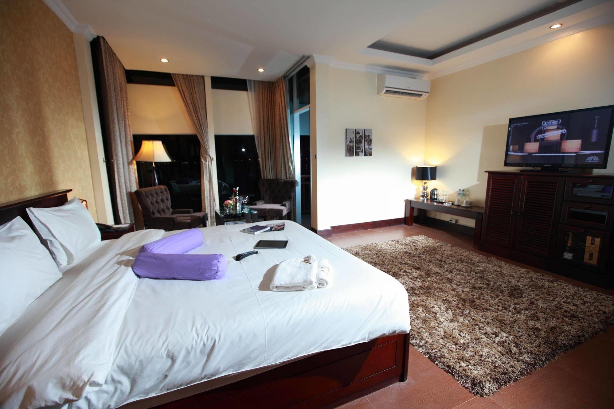Seasons Riverside Hotel Vientiane Extérieur photo