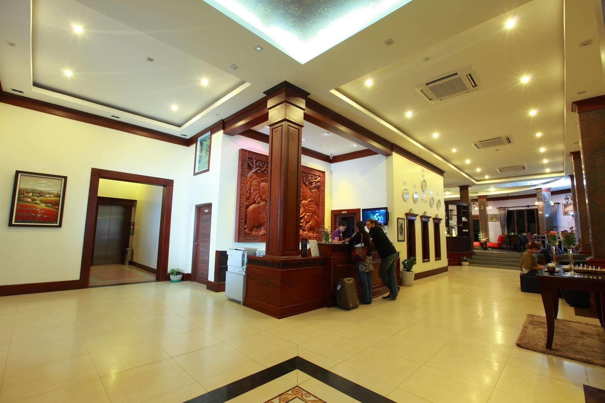 Seasons Riverside Hotel Vientiane Extérieur photo