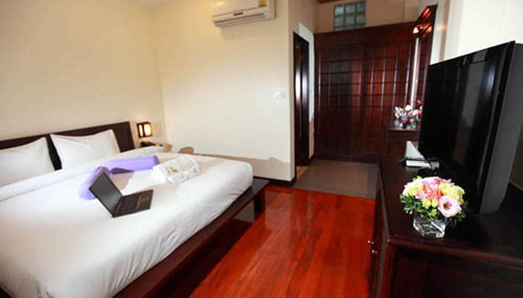 Seasons Riverside Hotel Vientiane Extérieur photo